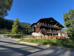 Photo 1 — galerie Le Petit Poucet